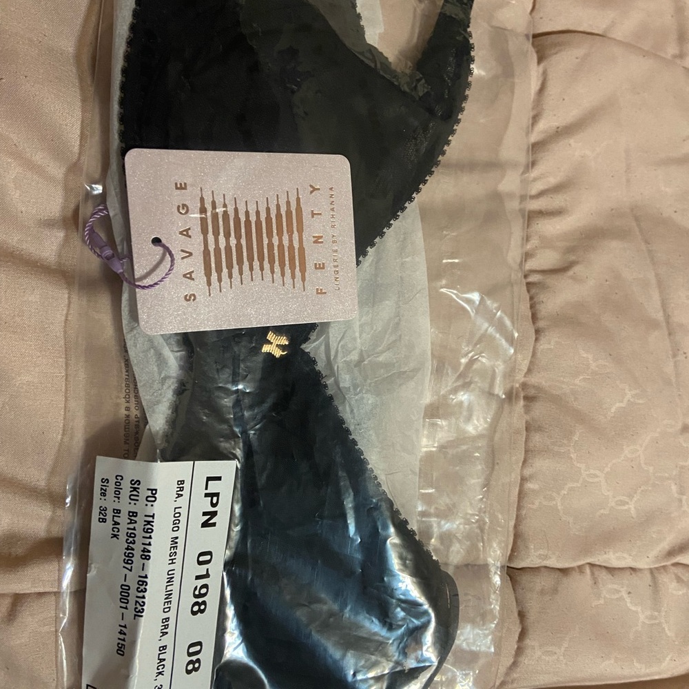 Savage x Fenty black unlined logo bra